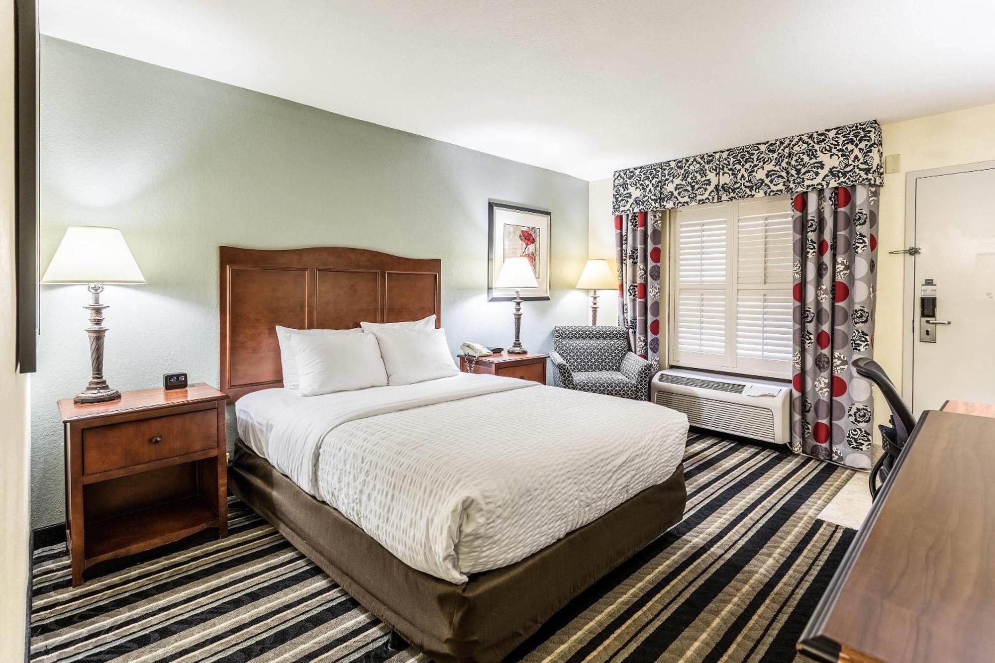 Clarion Pointe Huntsville Research Park Екстер'єр фото